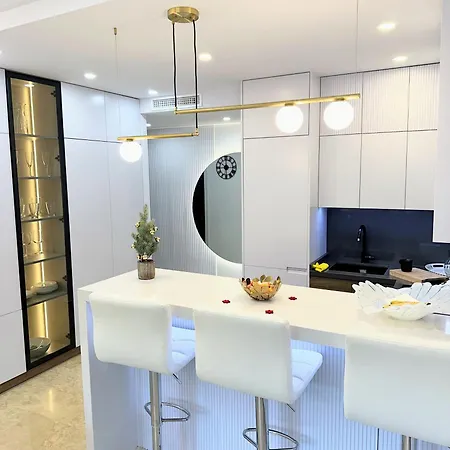 Luxury Blue Coast Seaside Retreat מארבלה