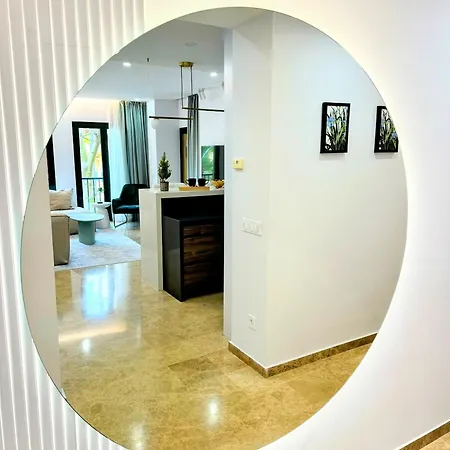 Luxury Blue Coast Seaside Retreat דירה *